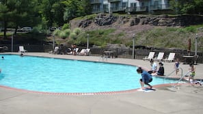 Indoor pool, 2 outdoor pools