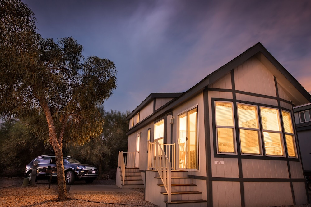 Cottage With Loft At River Resort Sleeps 6 in Ehrenberg, United States