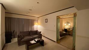 In-room safe, free WiFi