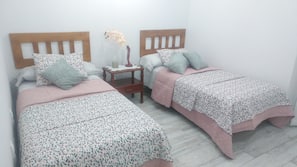 2 Schlafzimmer, Bügeleisen/Bügelbrett, kostenloses WLAN