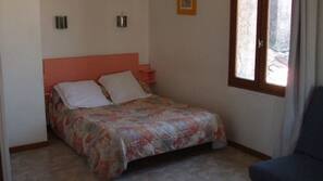 1 bedroom, in-room safe, individually decorated, individually furnished
