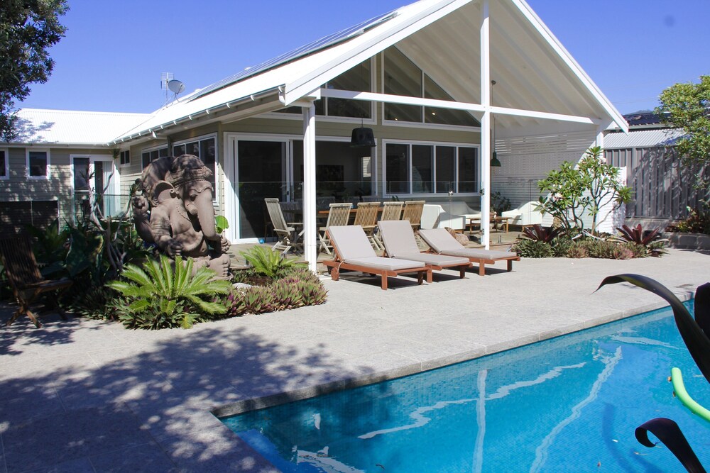 Stunning New Beach House Next to Beach Access