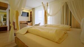 1 bedroom, premium bedding, minibar, in-room safe