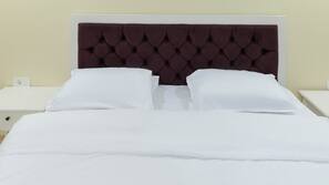 Iron/ironing board, free WiFi, linens
