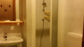 Doccia, bidet, asciugamani