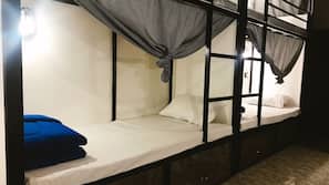 Premium bedding, iron/ironing board, free WiFi
