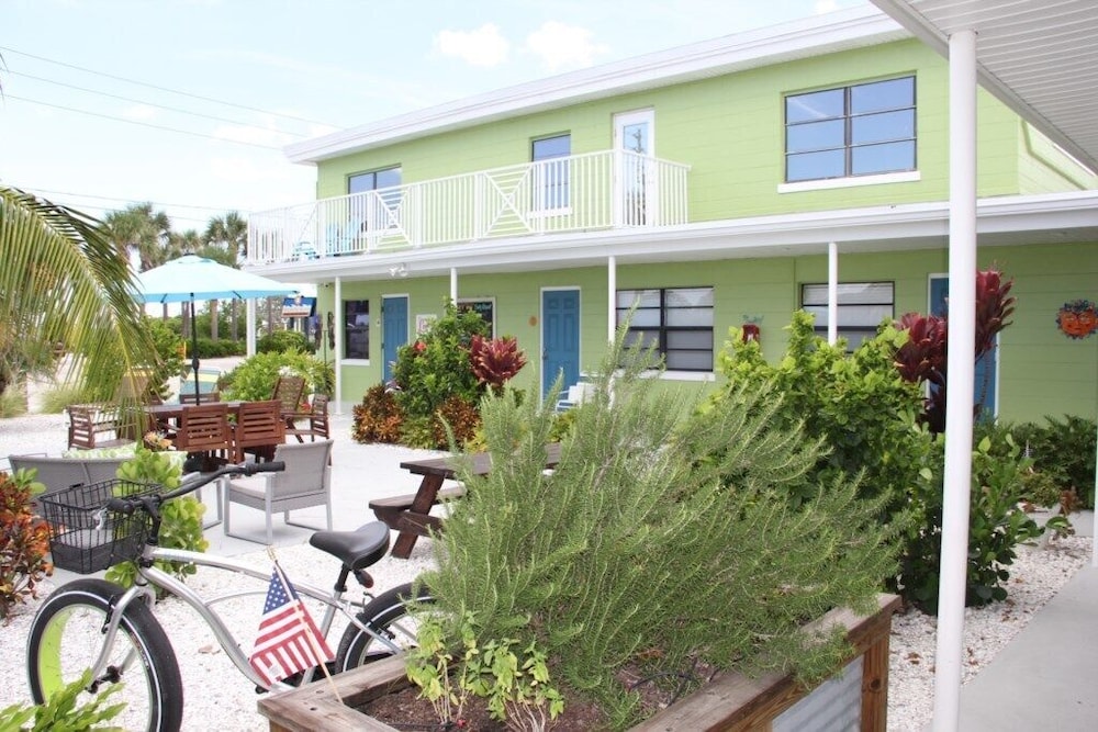 Boutique Hotel Steps from Beach.