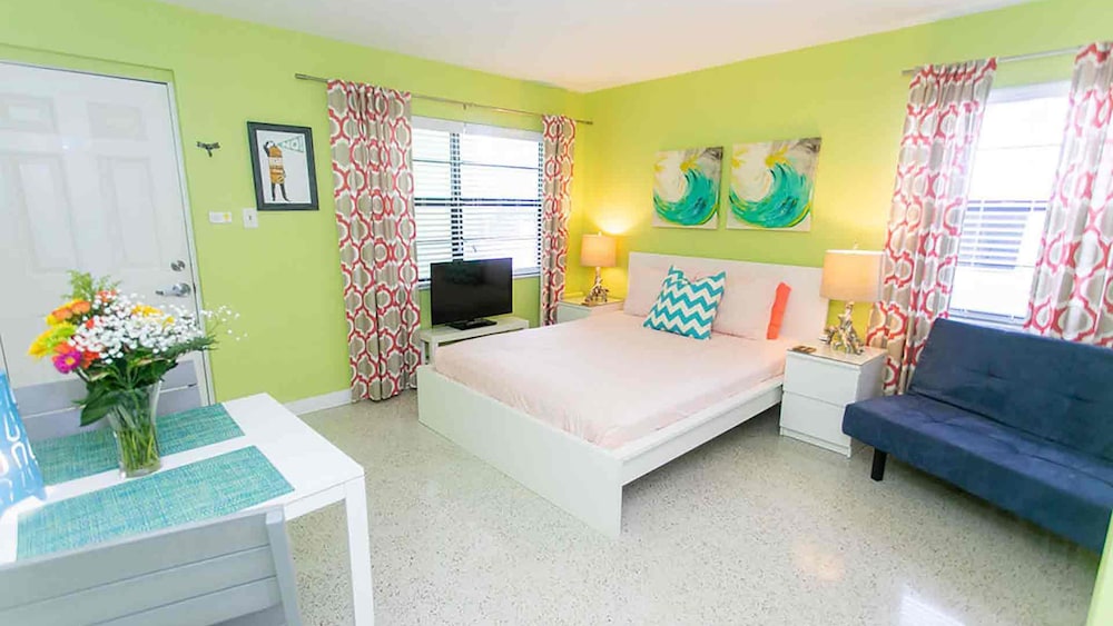 Boutique Hotel Steps from Beach.