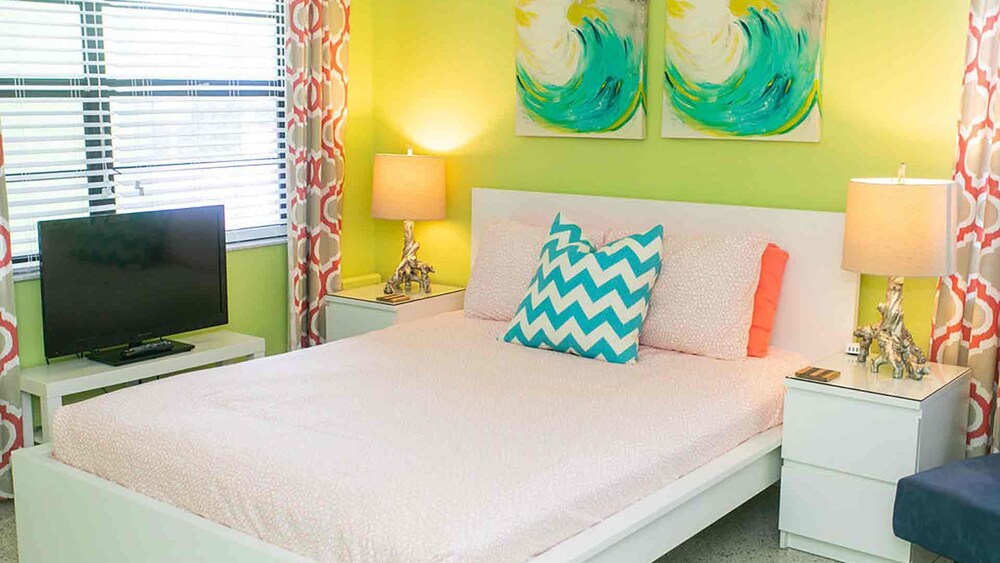 Boutique Hotel Steps from Beach.