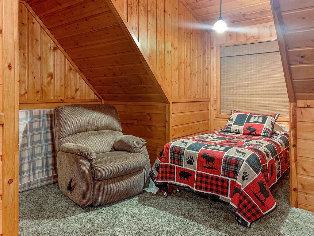 6 Bedroom Cabin in Island Park in Island Park, United States