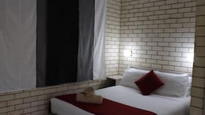 1 bedroom, desk, iron/ironing board, free WiFi