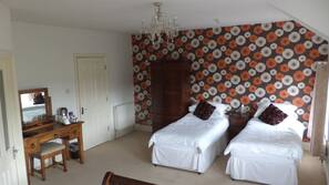 Iron/ironing board, free WiFi, linens