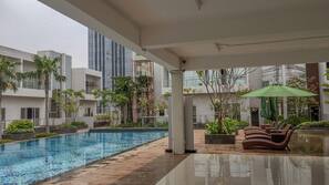 Kolam renang outdoor