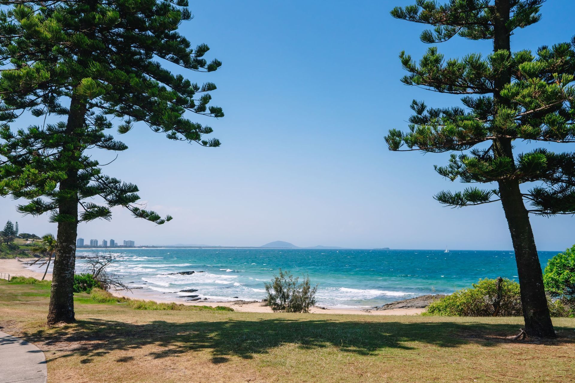 20 Steps to the Sand! - Beachfront Apartment! No Roads to Cross