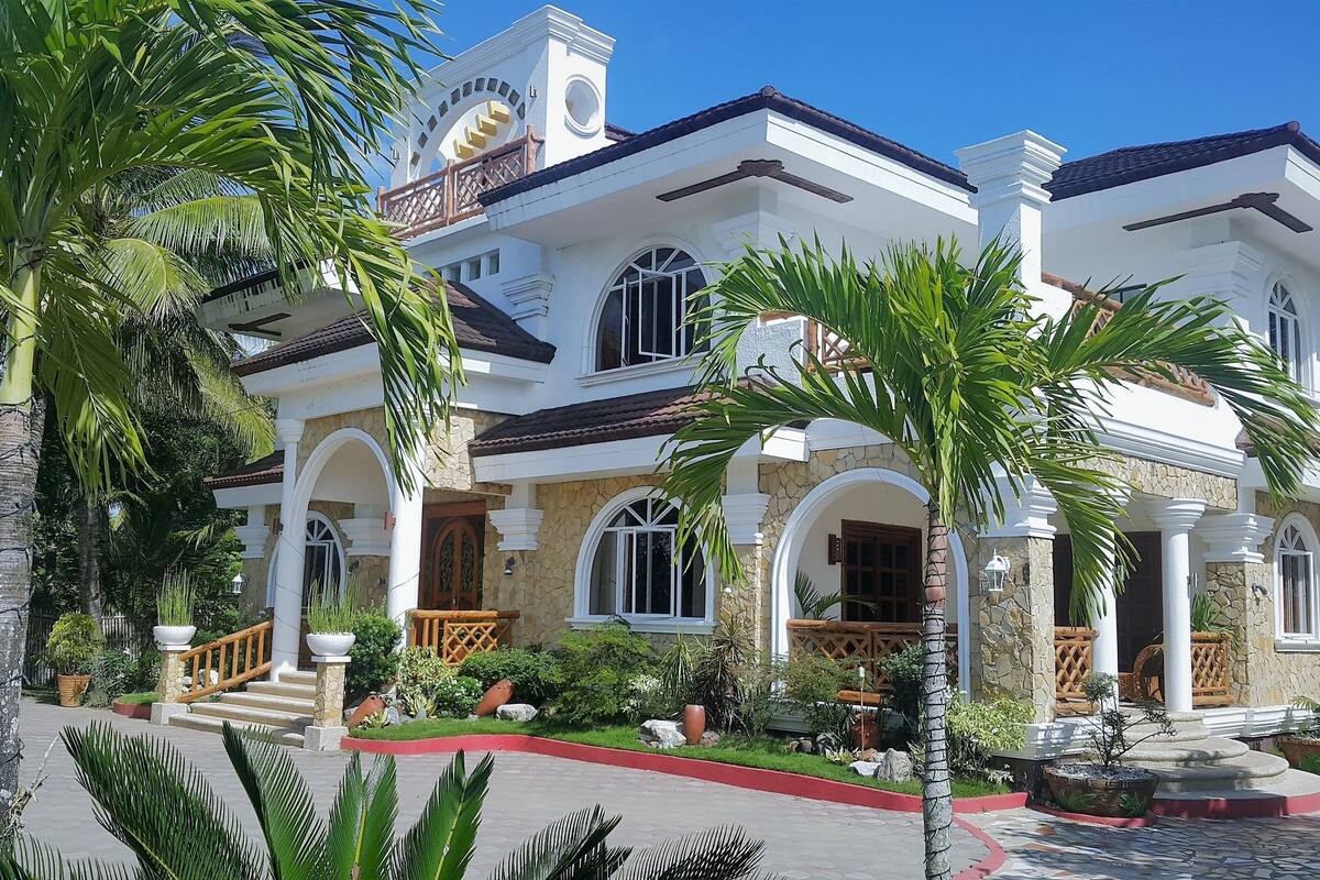 La Parola Orchids Beach Resort In Patnongon Expedia