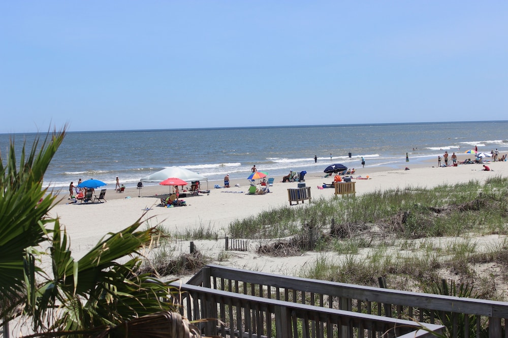 Almost Heaven  OCEANFRONT C Free WIFI Toes In The Sand Directly on BEACH Pets OK