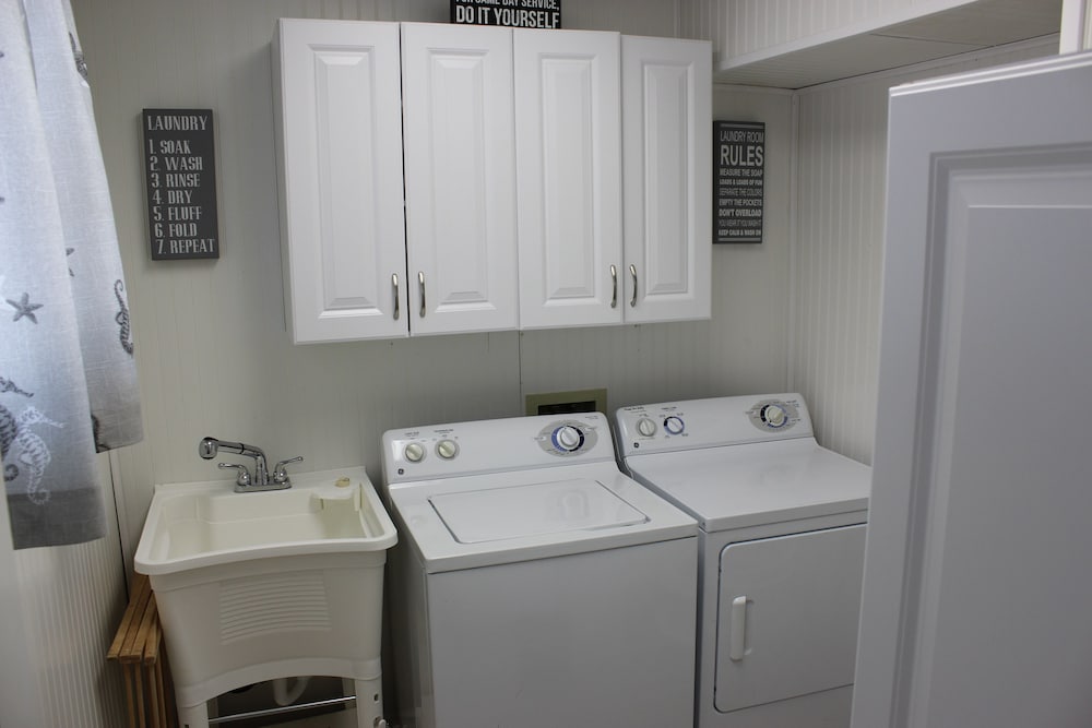 Almost Heaven  OCEANFRONT C Free WIFI Toes In The Sand Directly on BEACH Pets OK