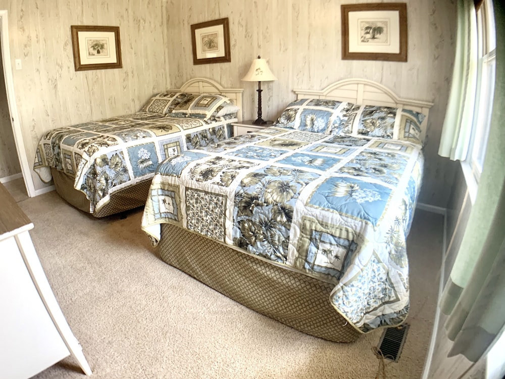 Almost Heaven  OCEANFRONT C Free WIFI Toes In The Sand Directly on BEACH Pets OK