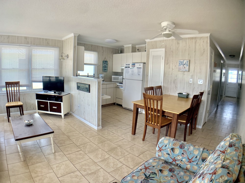 Almost Heaven  OCEANFRONT C Free WIFI Toes In The Sand Directly on BEACH Pets OK