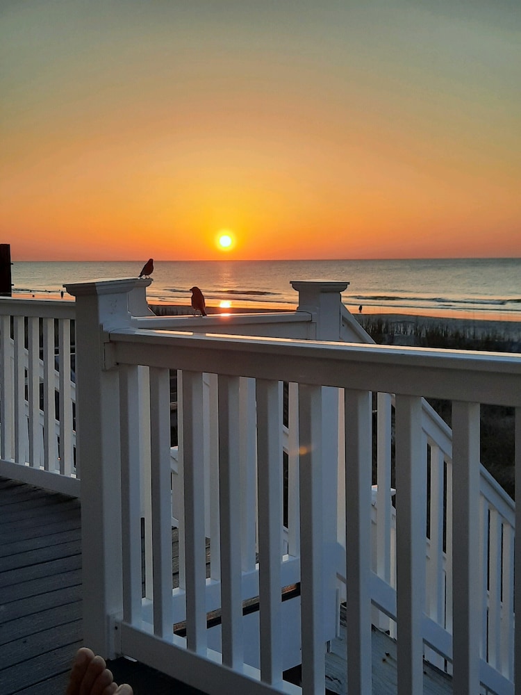 Almost Heaven  OCEANFRONT C Free WIFI Toes In The Sand Directly on BEACH Pets OK