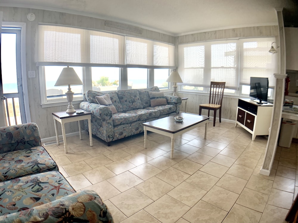 Almost Heaven  OCEANFRONT C Free WIFI Toes In The Sand Directly on BEACH Pets OK