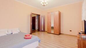 2 Schlafzimmer, Schreibtisch, Bügeleisen/Bügelbrett