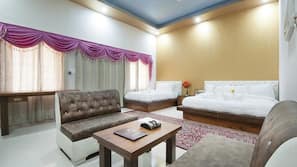In-room safe, free WiFi, wheelchair access
