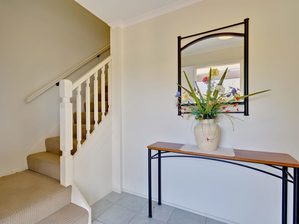 The Breakers, 16A Government Road