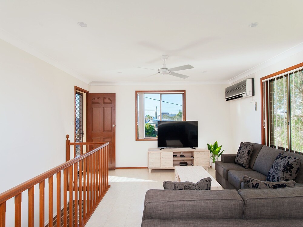 Happy Days, 49 Pantowora Street