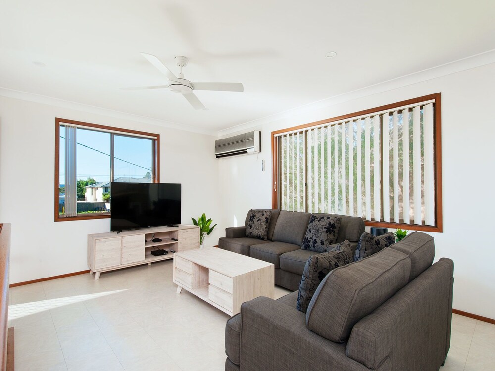 Happy Days, 49 Pantowora Street