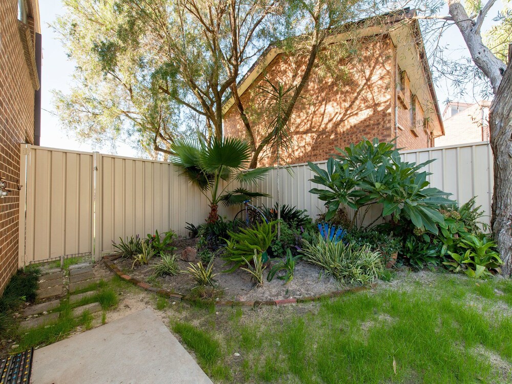 Happy Days, 49 Pantowora Street