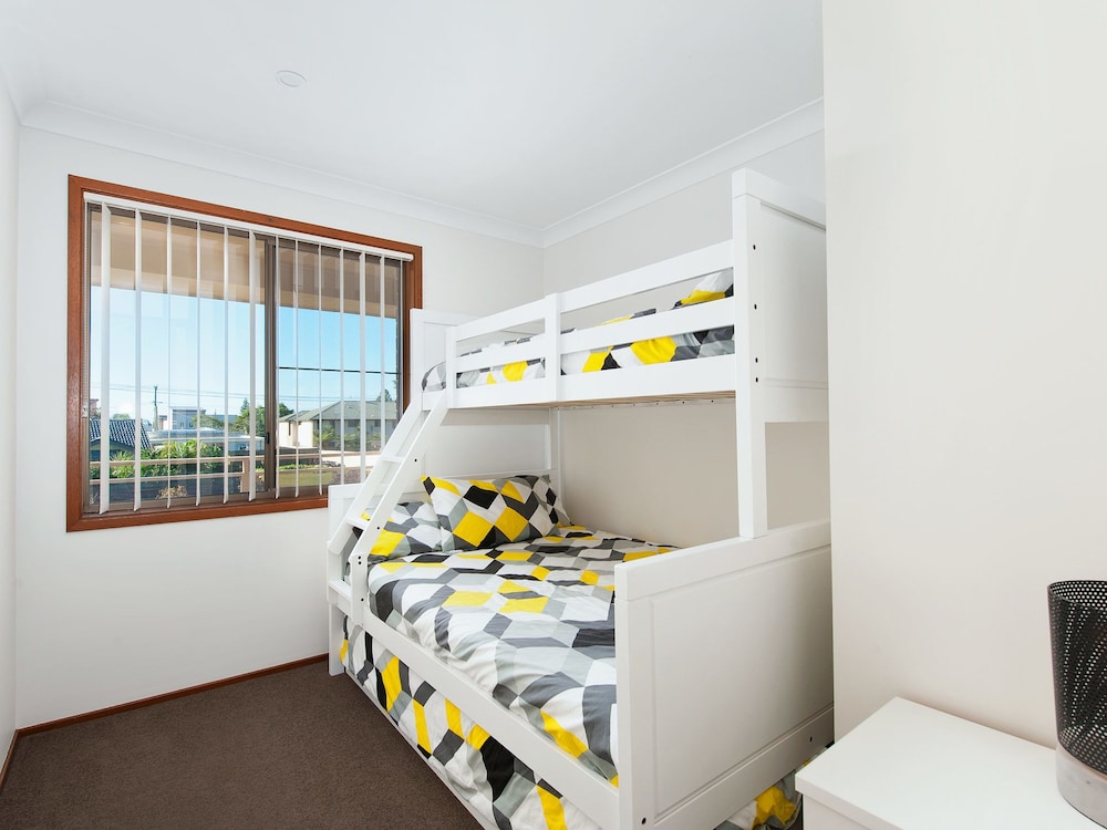 Happy Days, 49 Pantowora Street