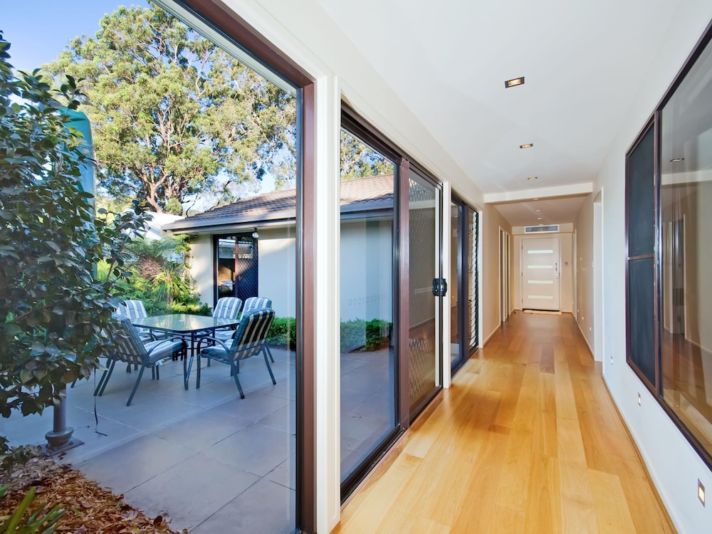 Sea Pearl, 10 Corlette Point Road