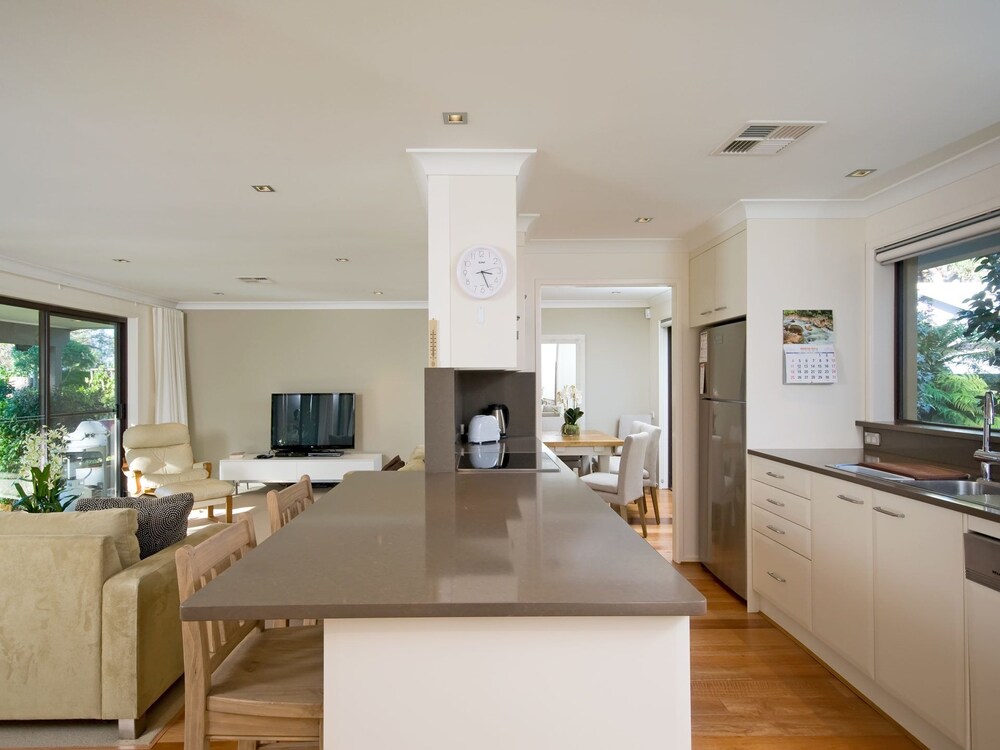 Sea Pearl, 10 Corlette Point Road