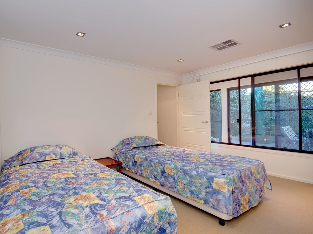 Sea Pearl, 10 Corlette Point Road