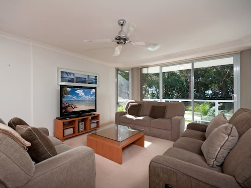 Corlette Vacation Apartments 61 Short Term Apartment - 