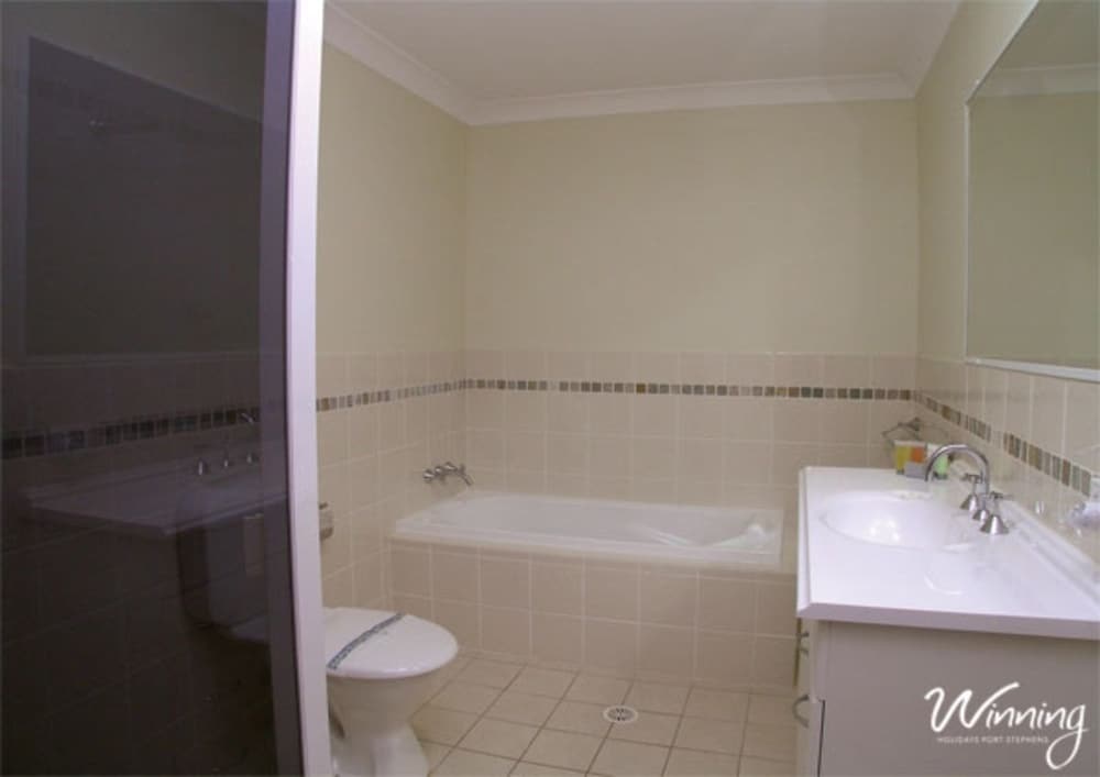 Two Beaches, 74B Blanch Street