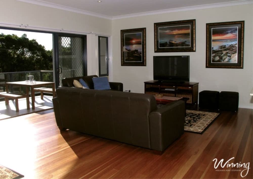 Two Beaches, 74B Blanch Street