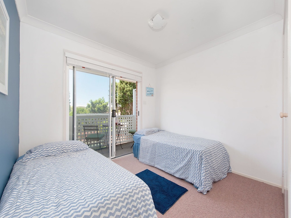 Reef Close, Townhouse 3, 7