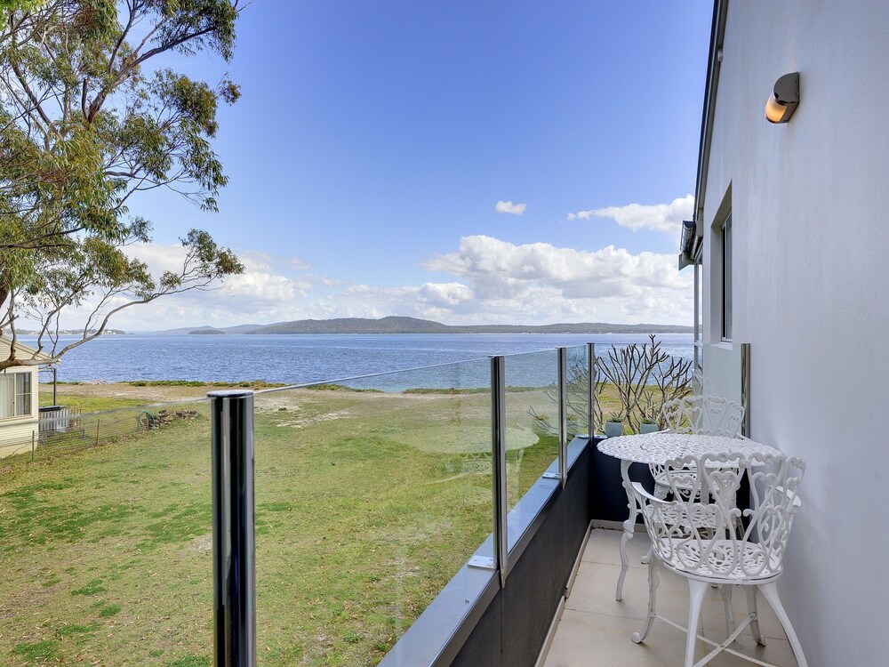 Stunning Waters Penthouse, Sandy Point Road, 46