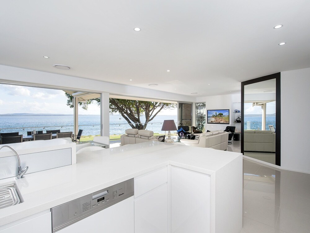 Stunning Waters Penthouse, Sandy Point Road, 46