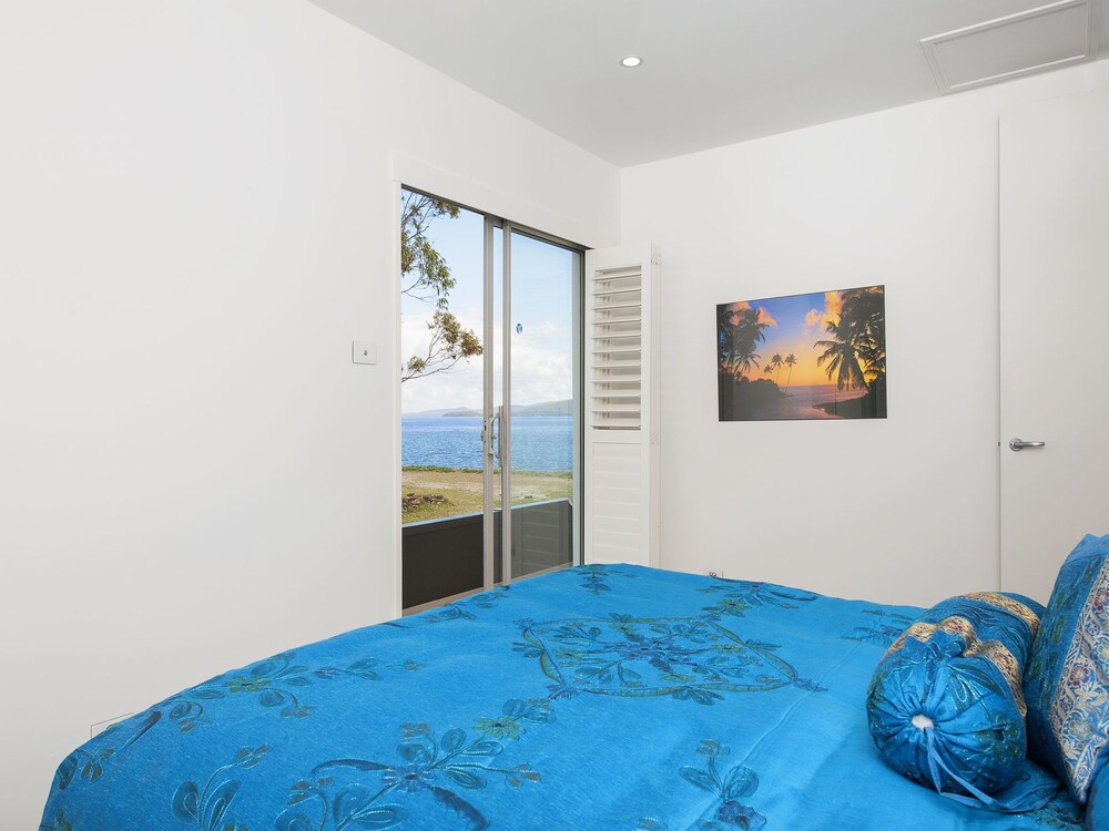 Stunning Waters Penthouse, Sandy Point Road, 46