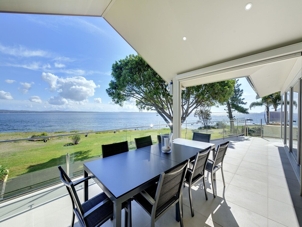 Stunning Waters Penthouse, Sandy Point Road, 46