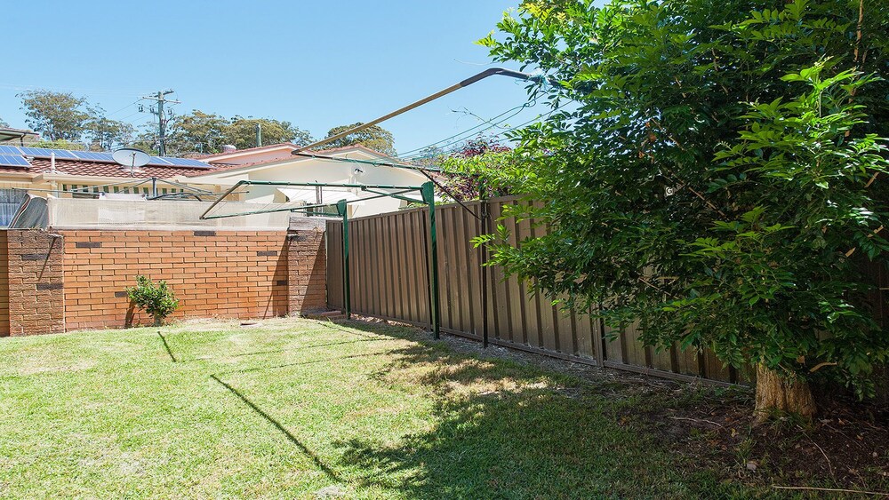 Sandy Point Road, 3