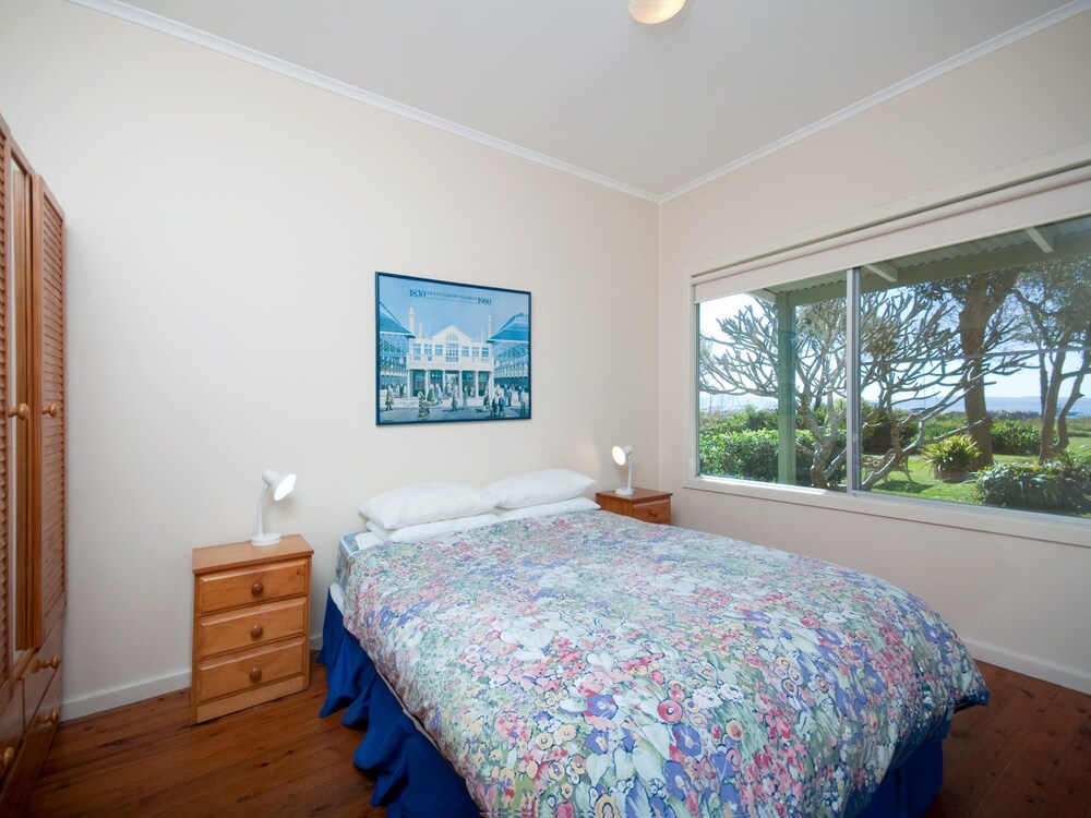Sandy Shores, 18 Corlette Point Road