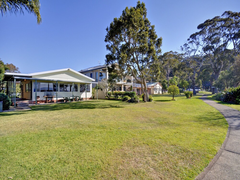 Sandy Shores, 18 Corlette Point Road