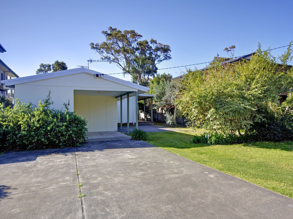 Sandy Shores, 18 Corlette Point Road