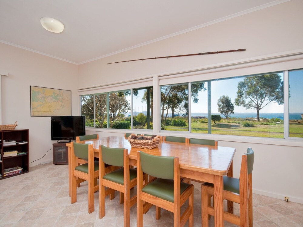 Sandy Shores, 18 Corlette Point Road