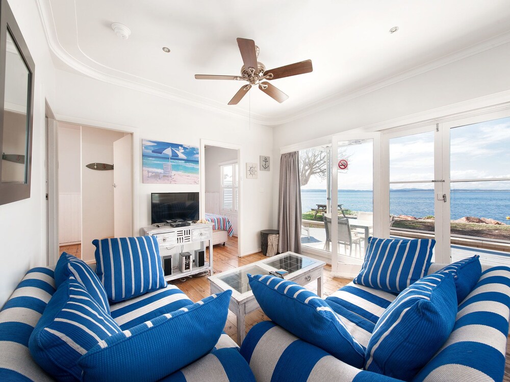 Sandy Point Road, 6, Mermaids Rest