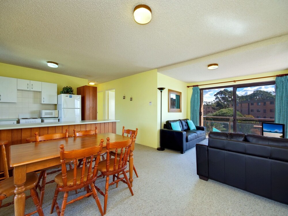 Promenade, Unit 10/8 Intrepid Close